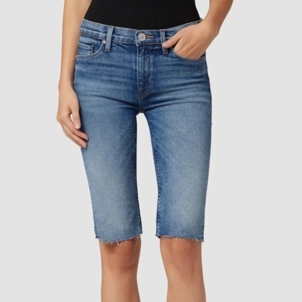 Hudson Amelia Mid-Rise Denim Blue Jean Knee Shorts in Winelight New